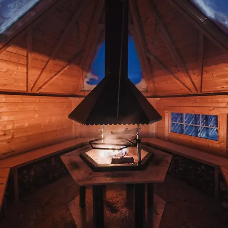 Northern Lights Ranch 5* Levi